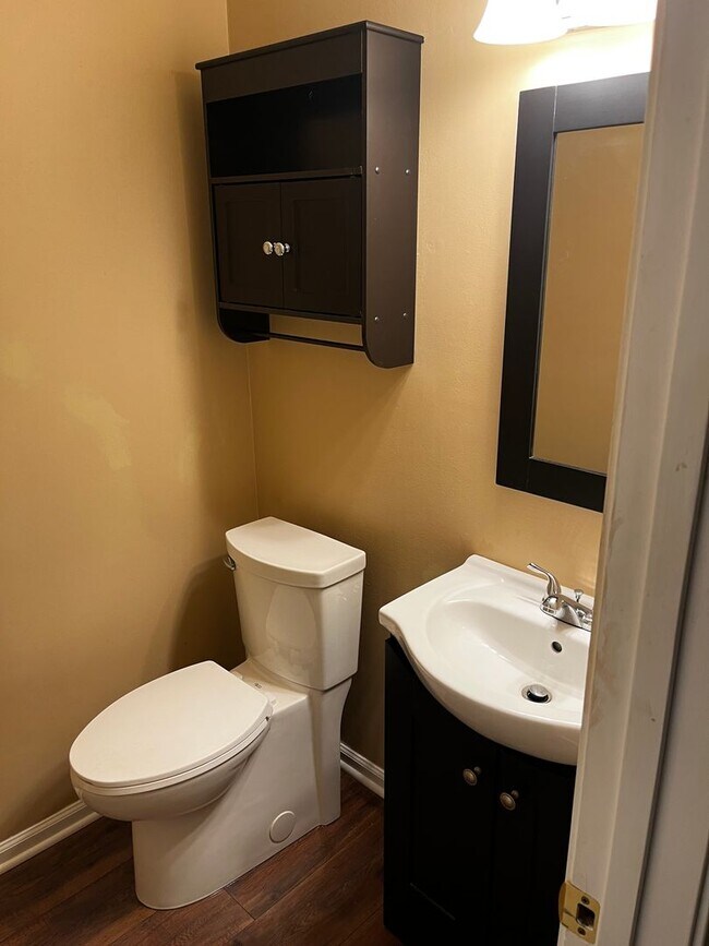 Building Photo - Spacious