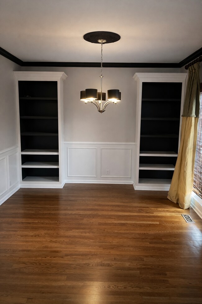 Building Photo - 2518 Wythe Close