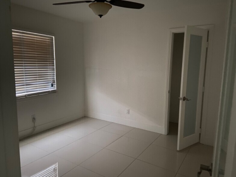 Building Photo - 516 S 11th St