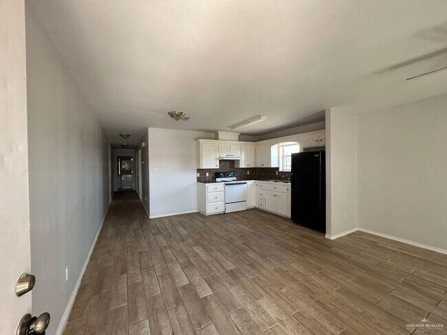 Building Photo - 10 Stardust Ln