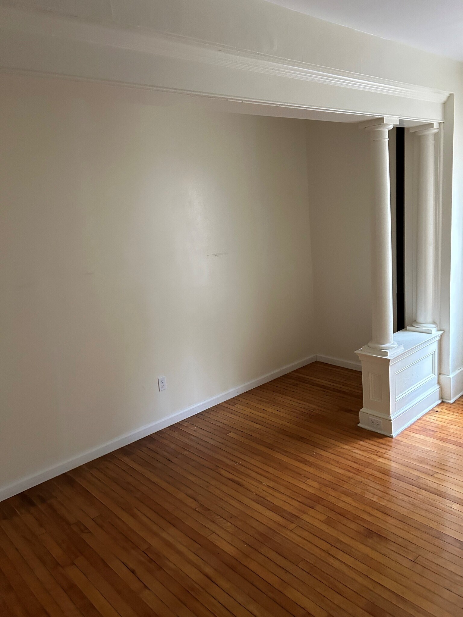 1st Bedroom Pic 3 - 415 NY-146