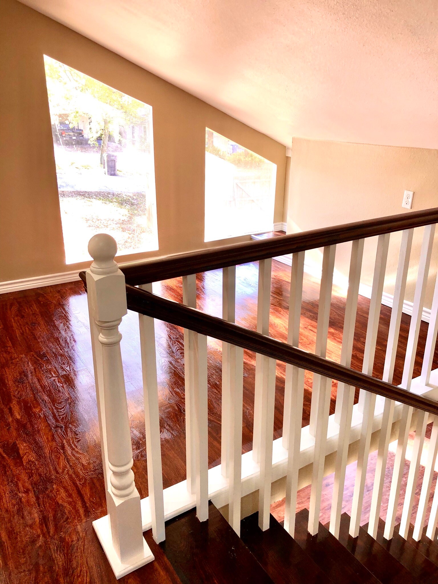 Upstairs loft - 612 Hackney Ave