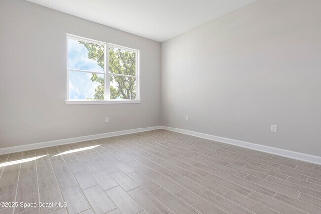 Building Photo - 570 Town Rd SW