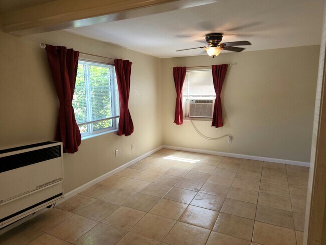 Building Photo - 104