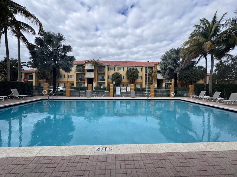 Building Photo - 7350 NW 114th Ave