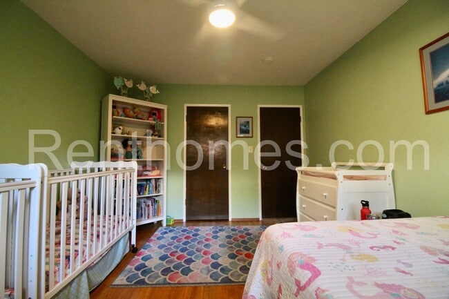 Building Photo - 8830 Mariposa St