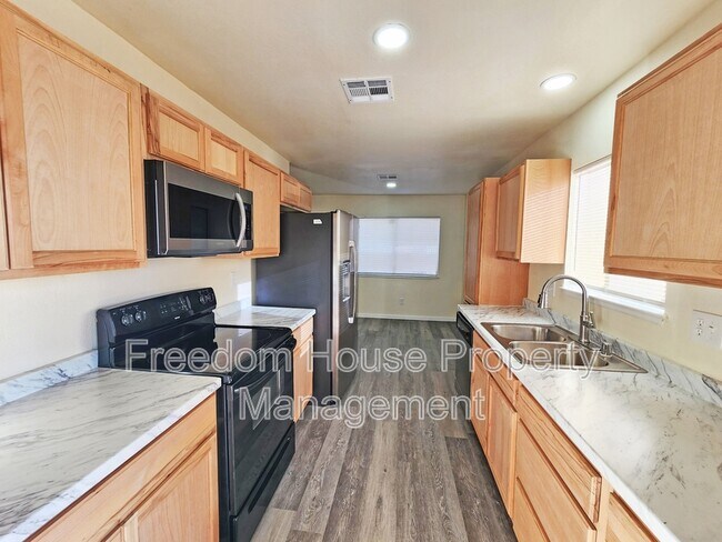 Building Photo - 1930 Kearney St