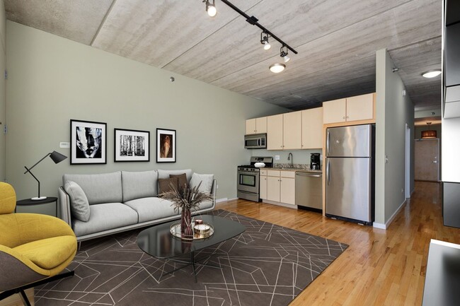 Building Photo - River North Beautiful 1B Apartment