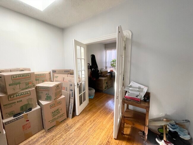 Building Photo - 45 Garden St