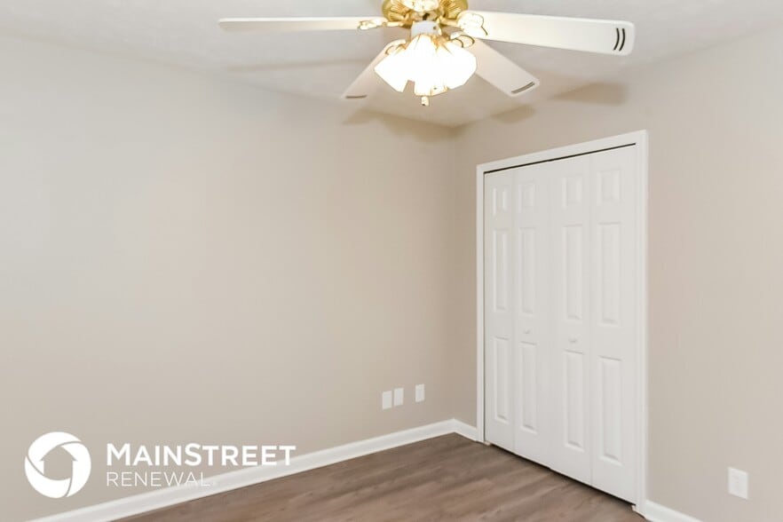 Building Photo - 1685 Versailles Dr