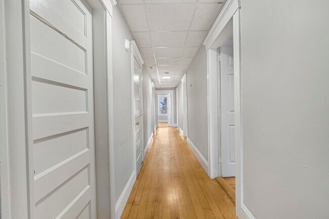 Building Photo - 423 Park Ave