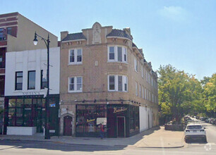 Building Photo - 1549 N Maplewood Ave