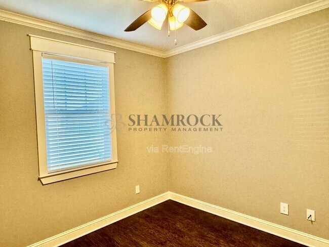 Building Photo - 10305 T Bury Ln