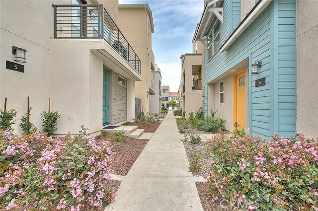 Building Photo - 6 Crown Point Dr