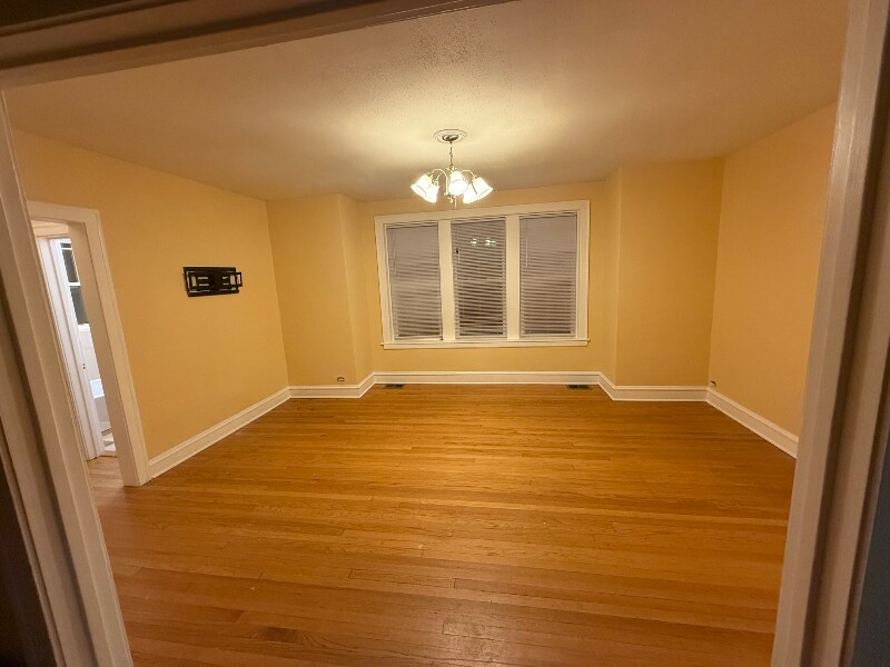 Building Photo - 3847 N Linder Ave