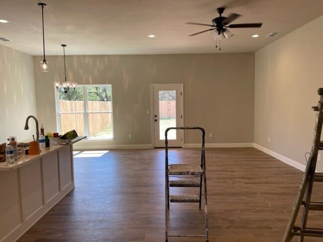 Building Photo - 412 Big Sky Loop
