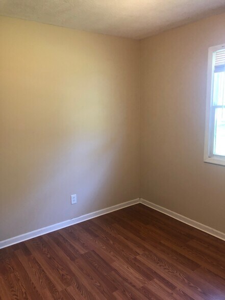 Bedroom 2 - 1510 Dot Street