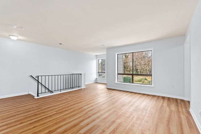 Building Photo - 66 Banner Ct