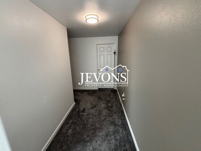Building Photo - $1,250 Rent Credit - Charming 4-bedroom ho...