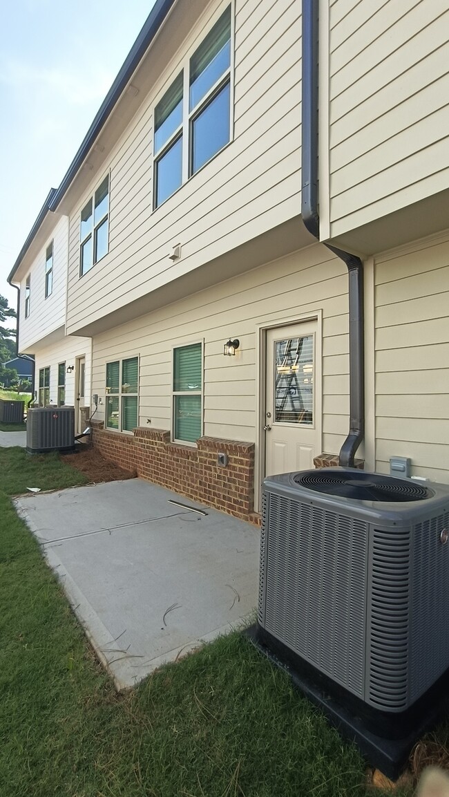 Building Photo - Brand New Townhouse in Lilburn