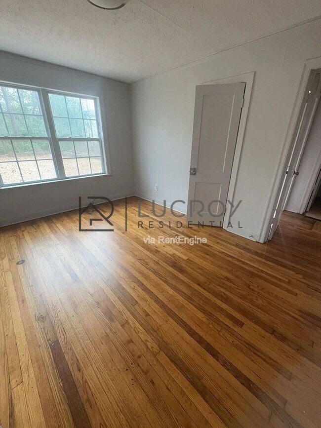 Building Photo - 4426 Desoto St