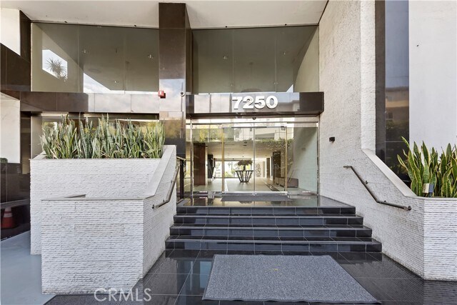Building Photo - 7250 Franklin Ave