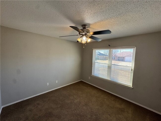 Building Photo - 1160 S Jasmine Ln