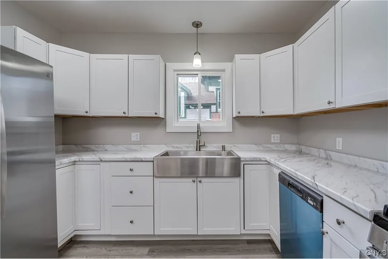 Building Photo - 135 N Washington St