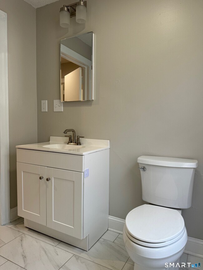 Building Photo - 1 Divinity St