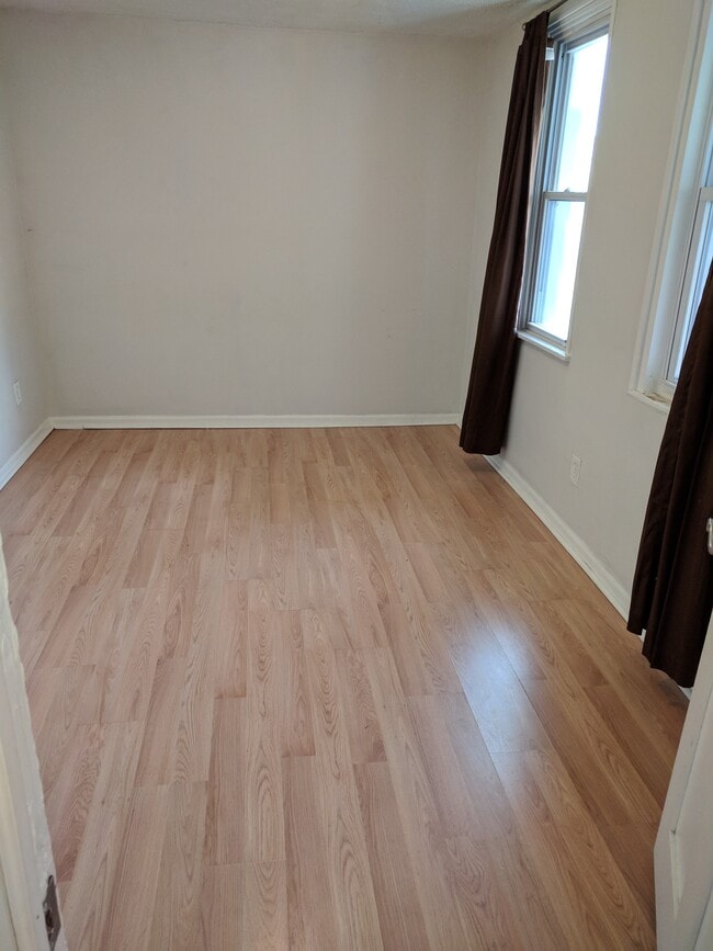 Building Photo - 634 Lake Michigan Dr NW