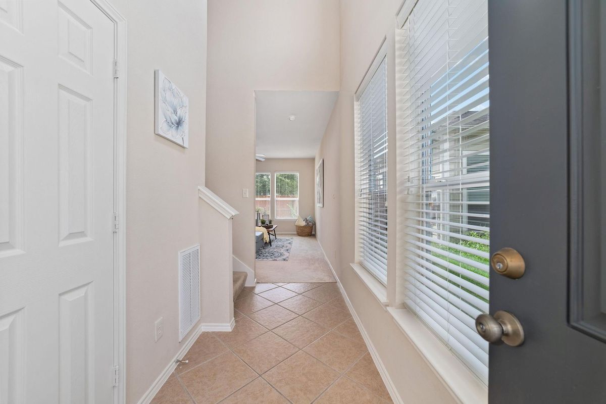 Building Photo - 14923 Tuttle Point Dr