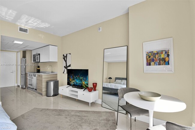 Building Photo - Studio, 1 bath Condo - 1300 Brickell Bay D...