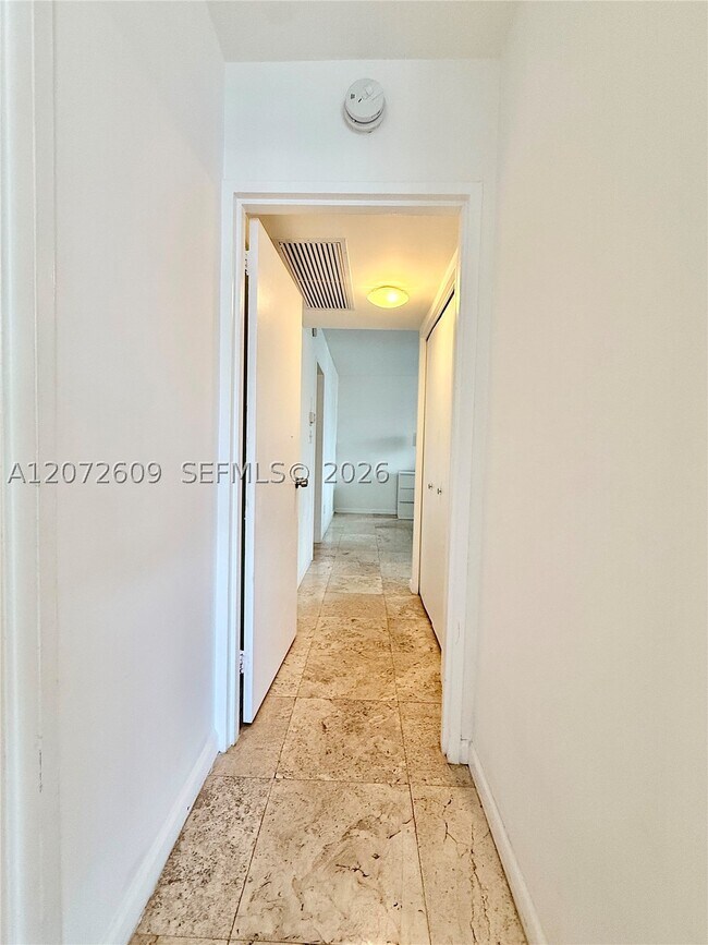 Building Photo - 5161 Collins Ave