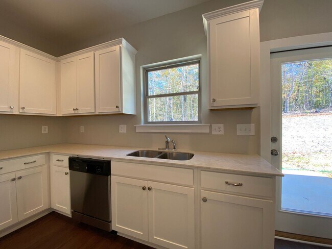 Building Photo - Home for Rent in Pinson, AL!!! Available to View!