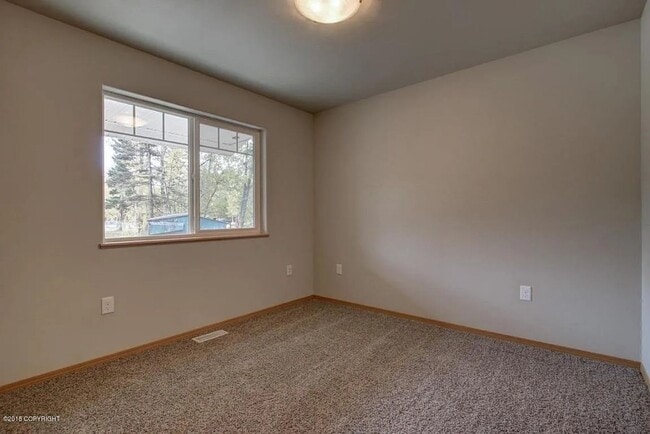 Building Photo - 1121 E Dellwood St