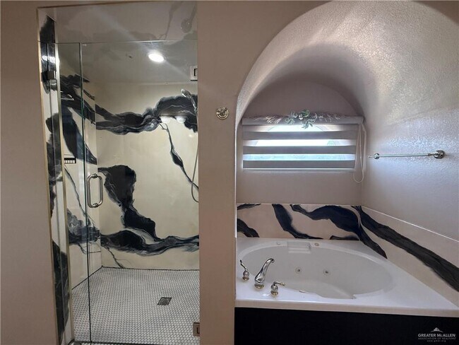 Building Photo - 35 Wisteria Dr