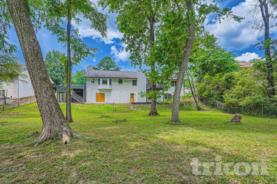 Building Photo - 590 Clubland Cir SE