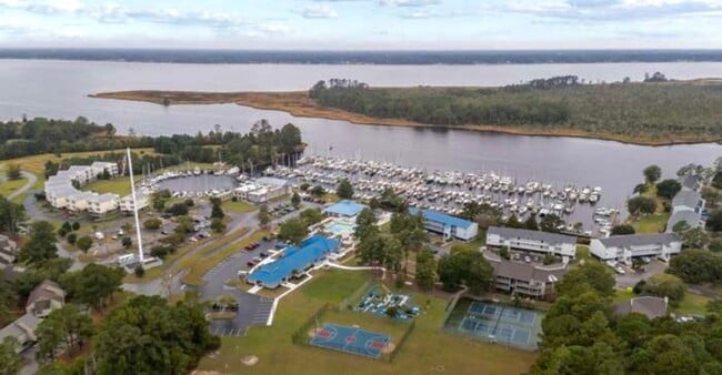 Building Photo - Beautifully Furnished Loft Condo in Fairfield Harbour Available Jan 5 - Utilities Included!