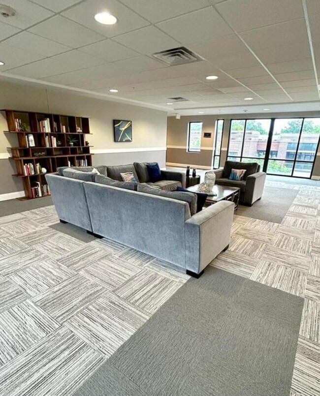 Building Photo - 721 Gov Morrison St