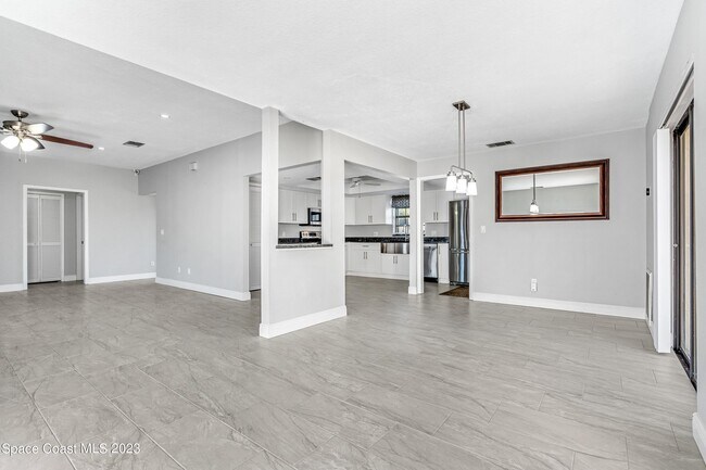 Building Photo - 1080 Park Ridge Pl