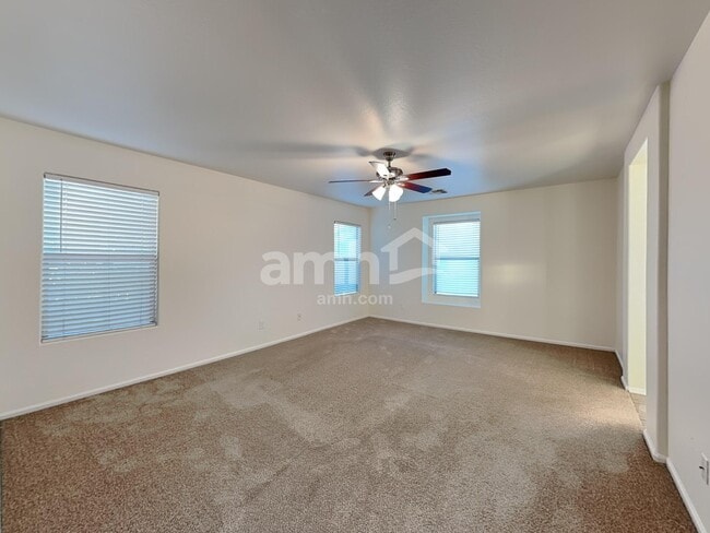 Building Photo - 1033 S Deerfield Ln