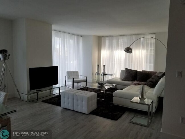 Building Photo - 50 Biscayne Blvd