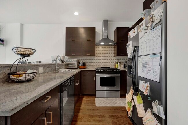 Building Photo - 3505 N Elston Ave