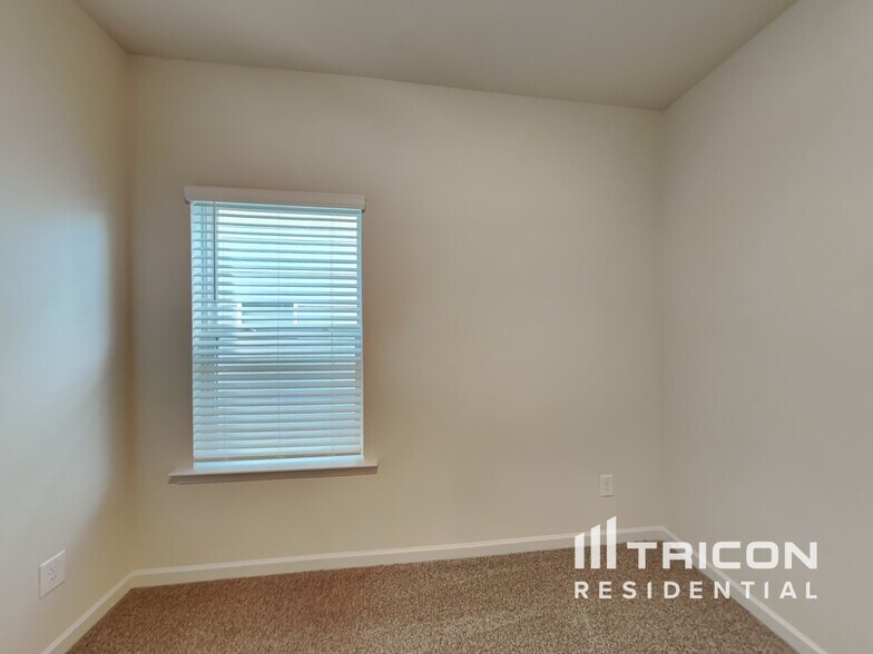 Building Photo - 445 Prescott Wy