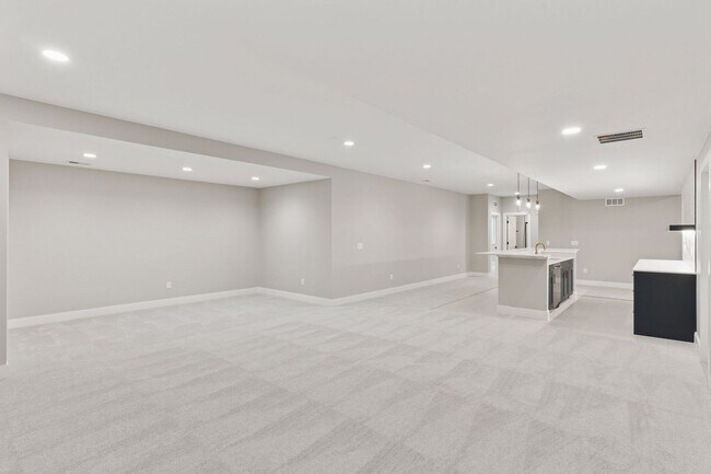 Building Photo - New Charming Berthoud Home with Modern Com...