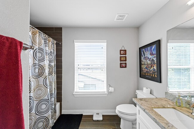 Building Photo - 4617 White Rock St