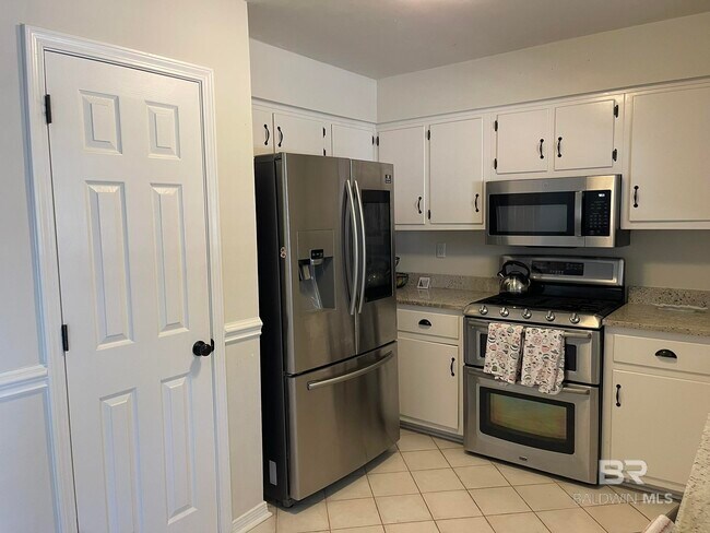 Building Photo - 35405 Pine Rd S