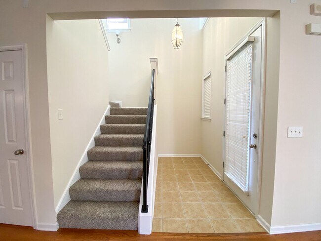 Building Photo - 3 bedroom 2.5 bathroom in Harbor Town Memphis