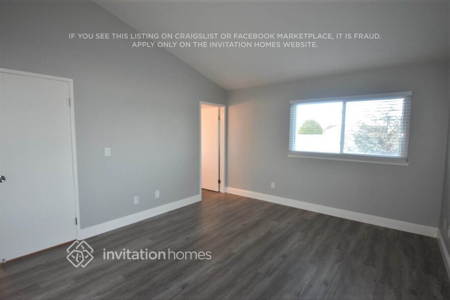 Building Photo - 1070 Silk Oak Dr