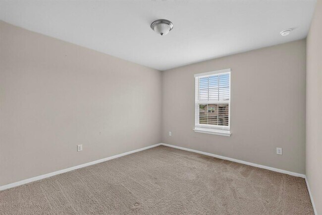 Building Photo - 6920 Ranchito Dr